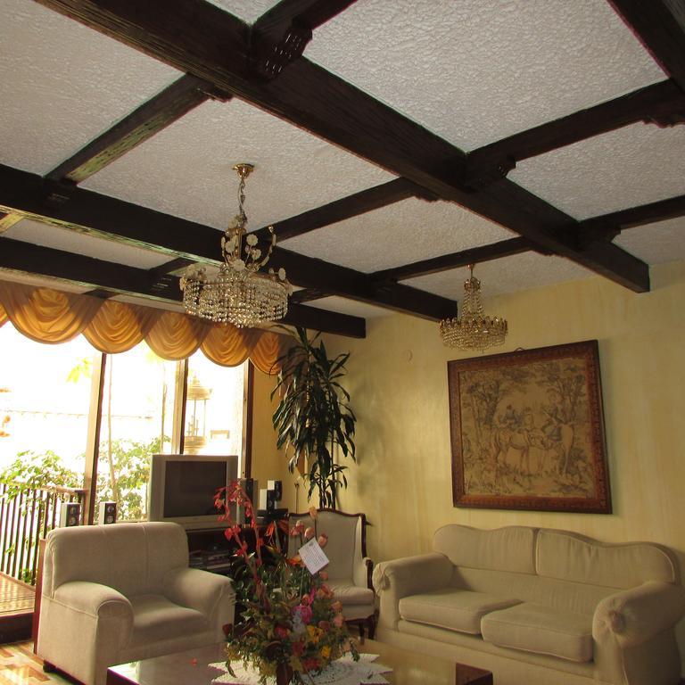 Casa De Huespedes Shalom Victoria Guest House - Bogota — Photos 1